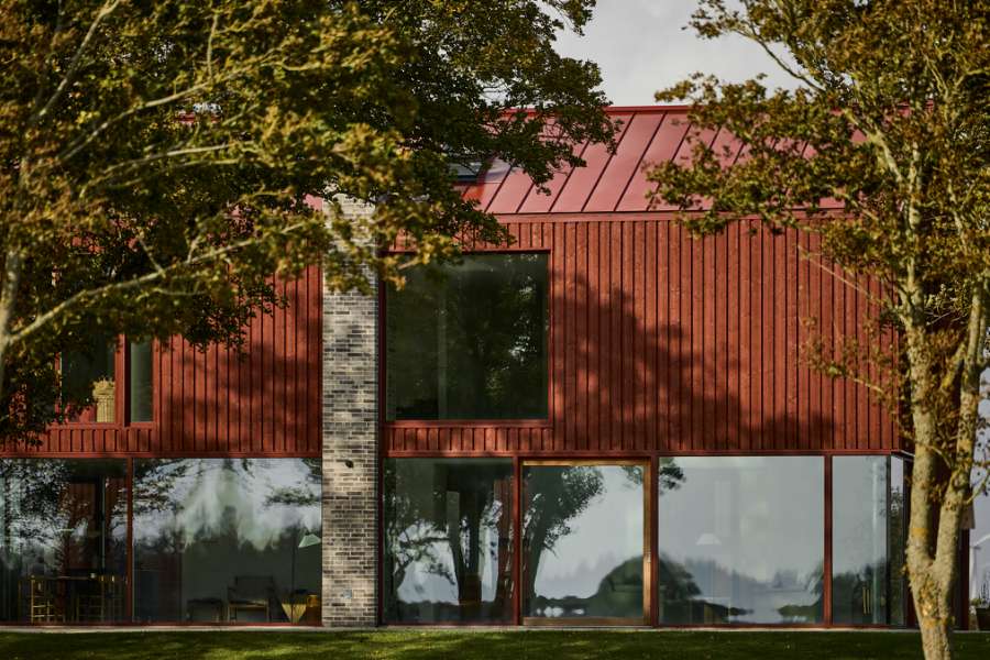 A house so red even Snoopy would “dream” of it,